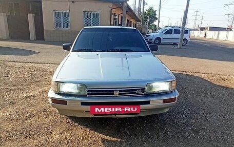 Toyota Camry, 1990 год, 450 000 рублей, 4 фотография