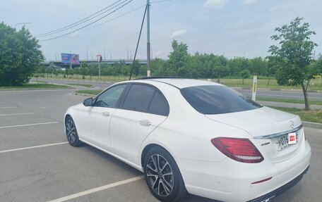 Mercedes-Benz E-Класс, 2020 год, 3 800 000 рублей, 18 фотография