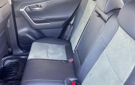 Toyota RAV4, 2024 год, 4 700 000 рублей, 3 фотография