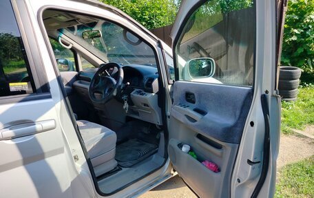 Nissan Serena II, 2001 год, 550 000 рублей, 6 фотография