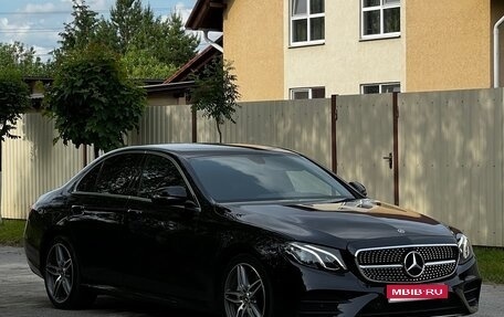 Mercedes-Benz E-Класс, 2018 год, 2 500 000 рублей, 1 фотография
