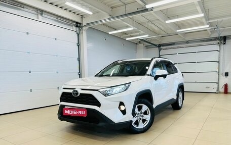 Toyota RAV4, 2019 год, 3 599 000 рублей, 1 фотография