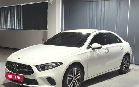Mercedes-Benz A-Класс, 2021 год, 2 370 000 рублей, 1 фотография