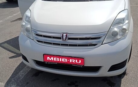 Toyota ISis I, 2010 год, 980 000 рублей, 1 фотография