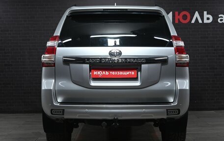 Toyota Land Cruiser Prado 150 рестайлинг 2, 2017 год, 4 895 000 рублей, 5 фотография