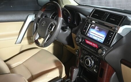 Toyota Land Cruiser Prado 150 рестайлинг 2, 2017 год, 4 895 000 рублей, 13 фотография