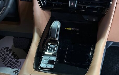 Toyota Alphard, 2023 год, 12 192 783 рублей, 14 фотография
