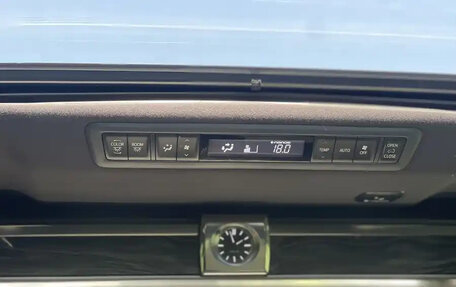 Lexus LM I, 2021 год, 9 950 111 рублей, 12 фотография