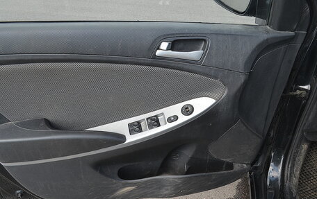 Hyundai Solaris II рестайлинг, 2012 год, 550 000 рублей, 5 фотография