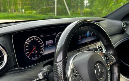 Mercedes-Benz E-Класс, 2018 год, 2 500 000 рублей, 10 фотография