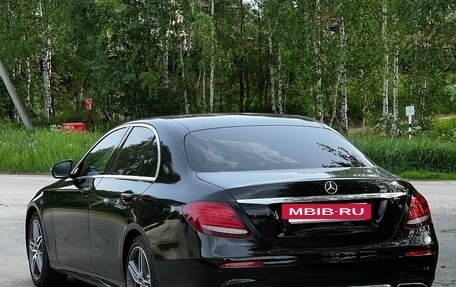 Mercedes-Benz E-Класс, 2018 год, 2 500 000 рублей, 6 фотография