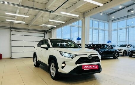 Toyota RAV4, 2019 год, 3 599 000 рублей, 8 фотография