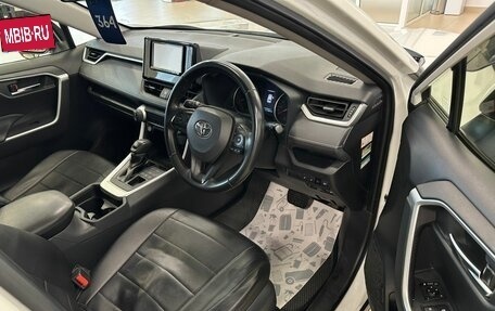 Toyota RAV4, 2019 год, 3 599 000 рублей, 10 фотография
