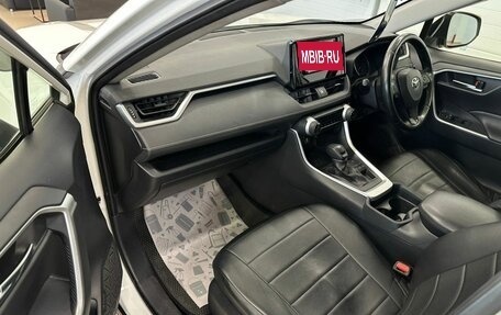 Toyota RAV4, 2019 год, 3 599 000 рублей, 12 фотография