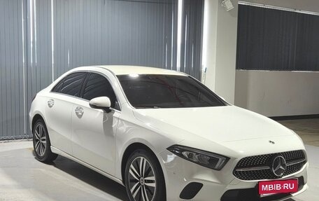 Mercedes-Benz A-Класс, 2021 год, 2 370 000 рублей, 3 фотография