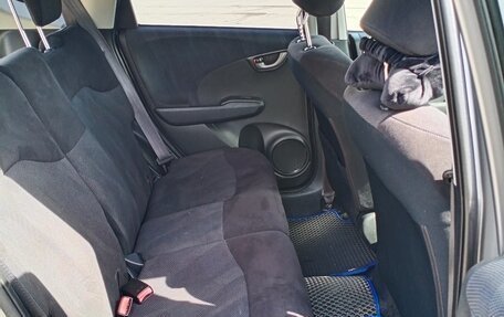 Honda Fit III, 2010 год, 810 000 рублей, 11 фотография