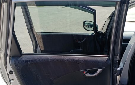 Honda Fit III, 2010 год, 810 000 рублей, 15 фотография