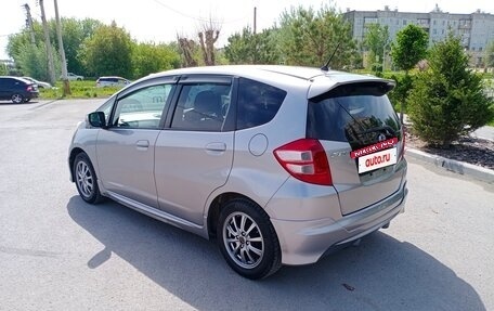 Honda Fit III, 2010 год, 810 000 рублей, 7 фотография