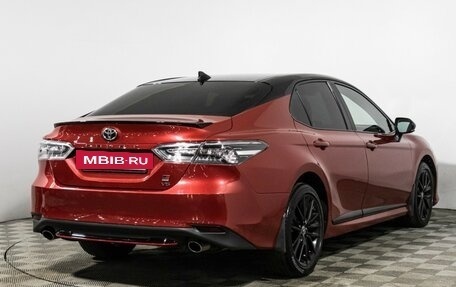 Toyota Camry, 2021 год, 3 290 000 рублей, 5 фотография