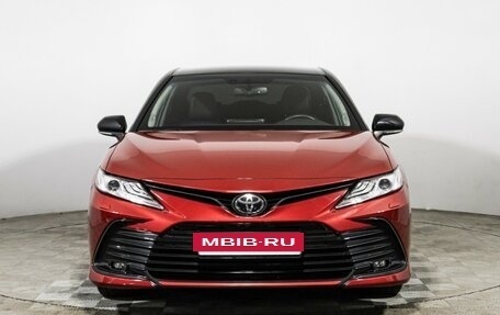 Toyota Camry, 2021 год, 3 290 000 рублей, 2 фотография