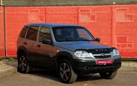 Chevrolet Niva I рестайлинг, 2017 год, 766 300 рублей, 1 фотография