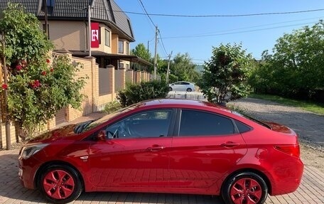 Hyundai Solaris II рестайлинг, 2015 год, 1 050 000 рублей, 3 фотография