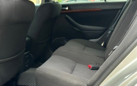 Toyota Avensis III рестайлинг, 2007 год, 895 000 рублей, 32 фотография