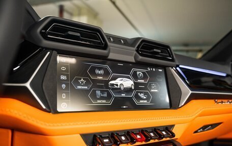 Lamborghini Urus I, 2025 год, 50 000 000 рублей, 10 фотография