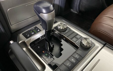 Toyota Land Cruiser 200, 2018 год, 5 687 000 рублей, 16 фотография