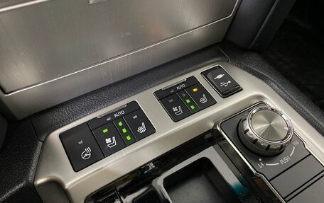 Toyota Land Cruiser 200, 2018 год, 5 687 000 рублей, 17 фотография