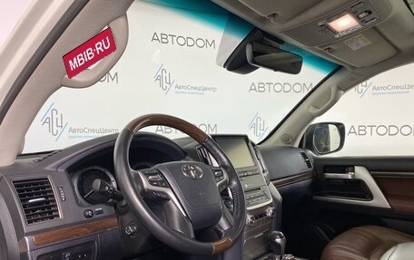 Toyota Land Cruiser 200, 2018 год, 5 687 000 рублей, 9 фотография