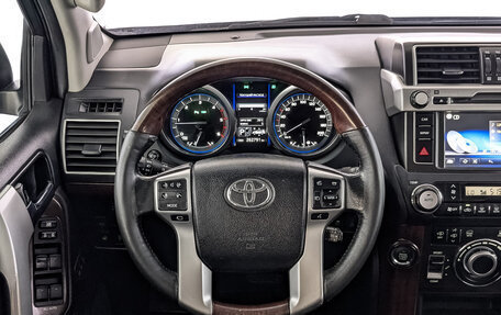 Toyota Land Cruiser Prado 150 рестайлинг 2, 2016 год, 3 100 000 рублей, 22 фотография