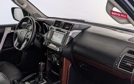 Toyota Land Cruiser Prado 150 рестайлинг 2, 2016 год, 3 100 000 рублей, 13 фотография