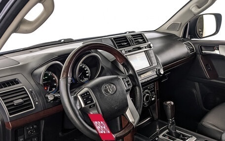 Toyota Land Cruiser Prado 150 рестайлинг 2, 2016 год, 3 100 000 рублей, 15 фотография