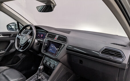 Volkswagen Tiguan II, 2019 год, 3 070 000 рублей, 13 фотография
