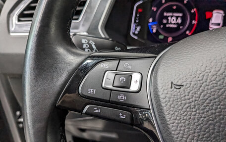 Volkswagen Tiguan II, 2019 год, 3 070 000 рублей, 27 фотография