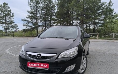 Opel Astra J, 2012 год, 755 000 рублей, 1 фотография