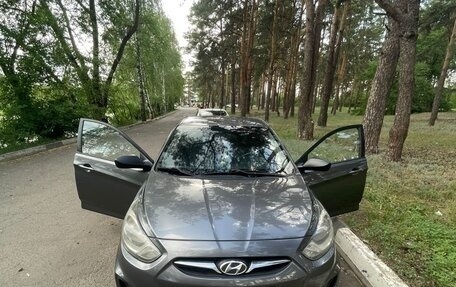 Hyundai Solaris II рестайлинг, 2011 год, 600 000 рублей, 5 фотография
