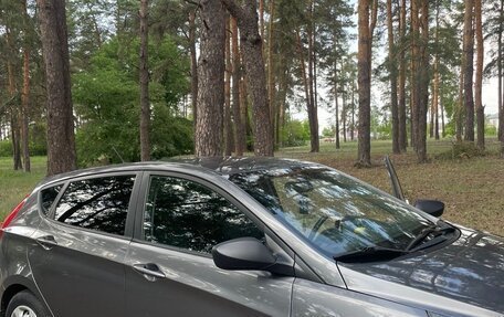 Hyundai Solaris II рестайлинг, 2011 год, 600 000 рублей, 9 фотография