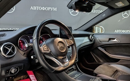 Mercedes-Benz GLA, 2018 год, 2 620 000 рублей, 15 фотография