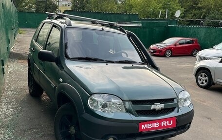 Chevrolet Niva I рестайлинг, 2011 год, 495 000 рублей, 2 фотография