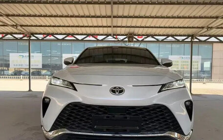 Toyota Venza, 2022 год, 2 600 000 рублей, 2 фотография