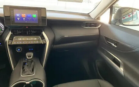 Toyota Venza, 2022 год, 2 600 000 рублей, 18 фотография