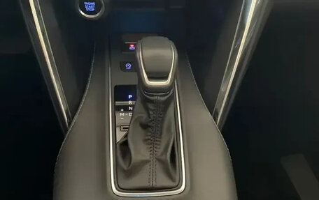 Toyota Venza, 2022 год, 2 600 000 рублей, 17 фотография