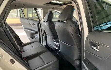 Toyota Venza, 2022 год, 2 600 000 рублей, 23 фотография