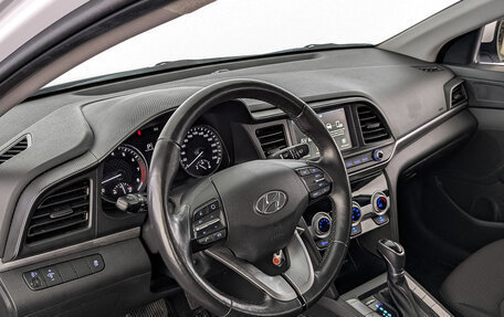 Hyundai Elantra VI рестайлинг, 2019 год, 1 770 000 рублей, 15 фотография