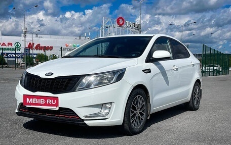 KIA Rio III рестайлинг, 2014 год, 915 000 рублей, 2 фотография