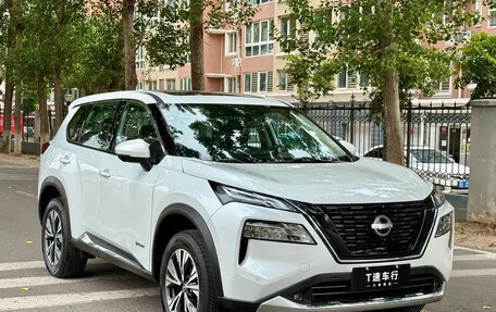 Nissan X-Trail, 2024 год, 2 850 000 рублей, 4 фотография