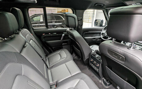 Land Rover Defender II, 2021 год, 7 950 000 рублей, 18 фотография