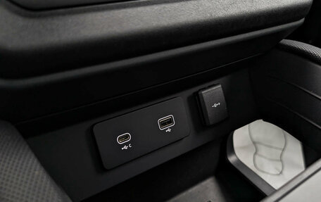 Land Rover Defender II, 2021 год, 7 950 000 рублей, 21 фотография